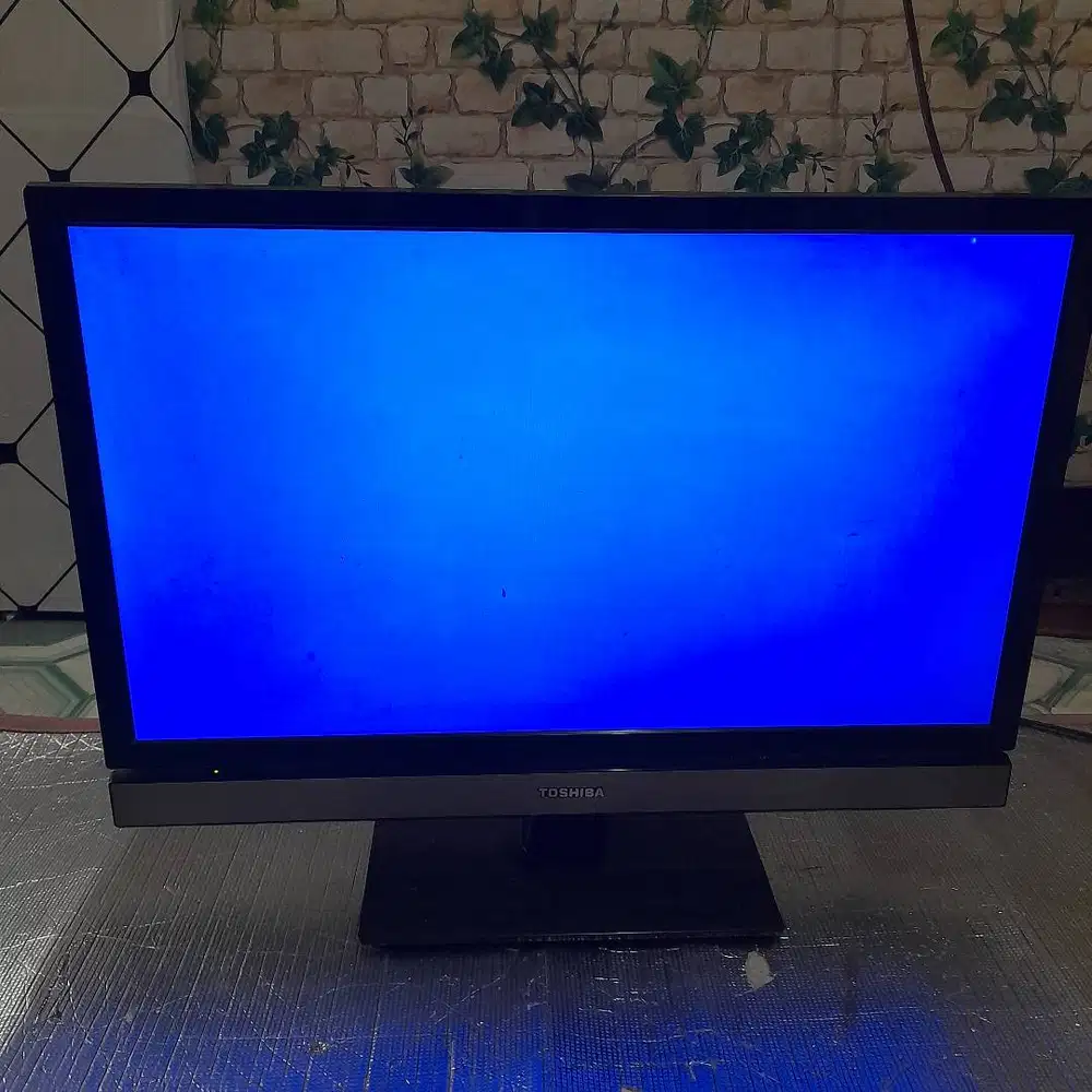 jual nih TV LED TOSHIBA 22 inch SUPPORT VGA PC