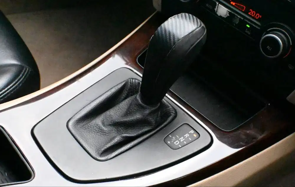 BMW 320i e90  2010