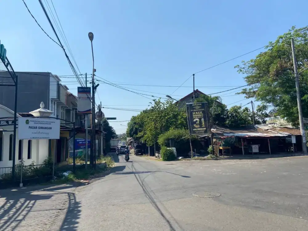 Tanah Pekarangan Strategis Hanya 100 Meter dari Ringroad Selatan - Akses Logistik Mudah, Bebas Macet
