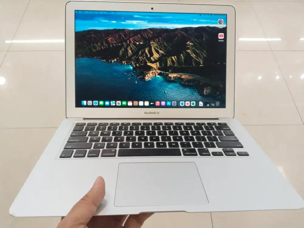 Dijual macbook Air 13-inch 2017 Ram 8GB SSD 128GB Mac OS Monterey