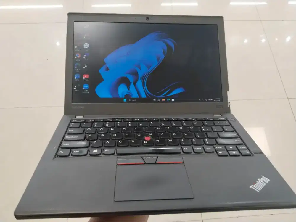 Dijual laptop Lenovo Thinkpad X260 Intel i5 gen 6 Ram 8GB SSD 256GB