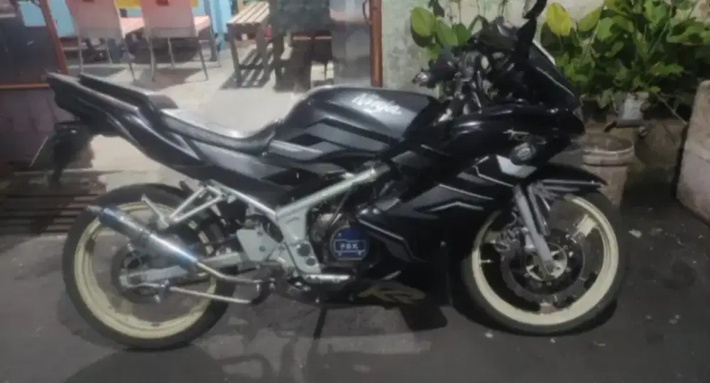 Jual ninja RR tahun 2009 surat2 komplit, BPKB, STNK, faktur pembelian