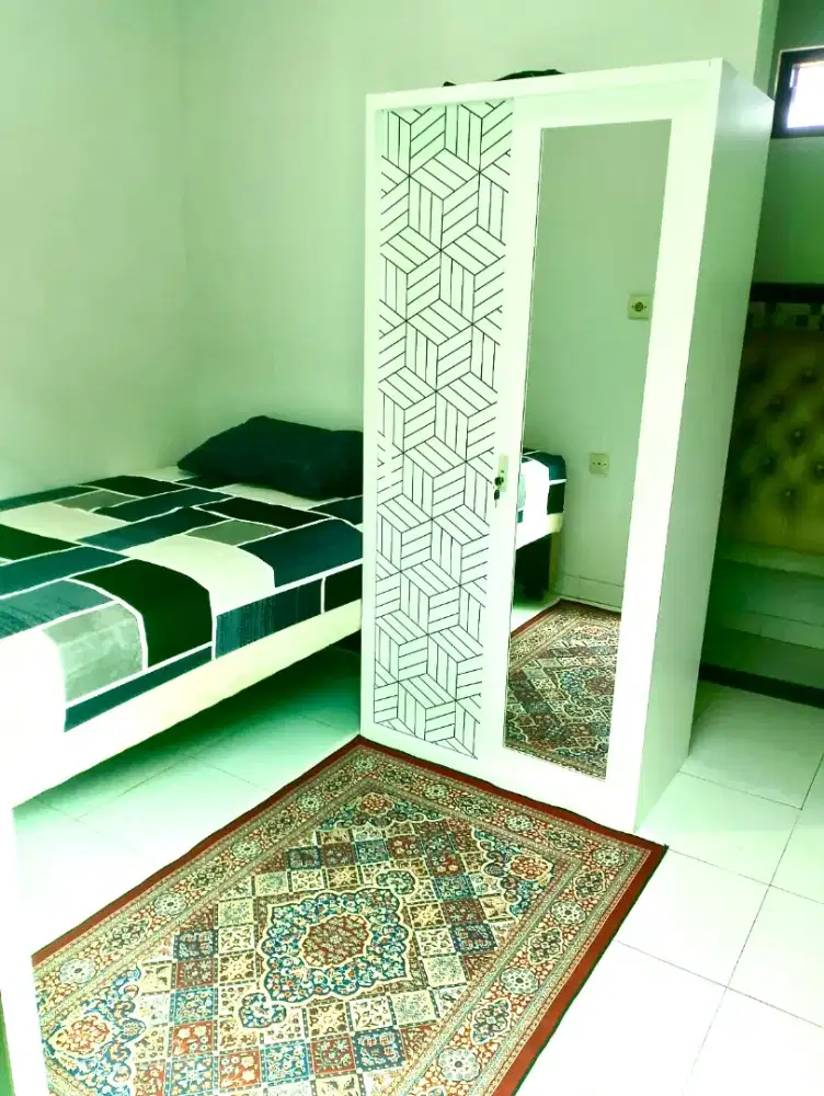 Kost Murah Mahasiswa Karyawan dekat Ubertos
Sisa 1 Kamar Kosong!