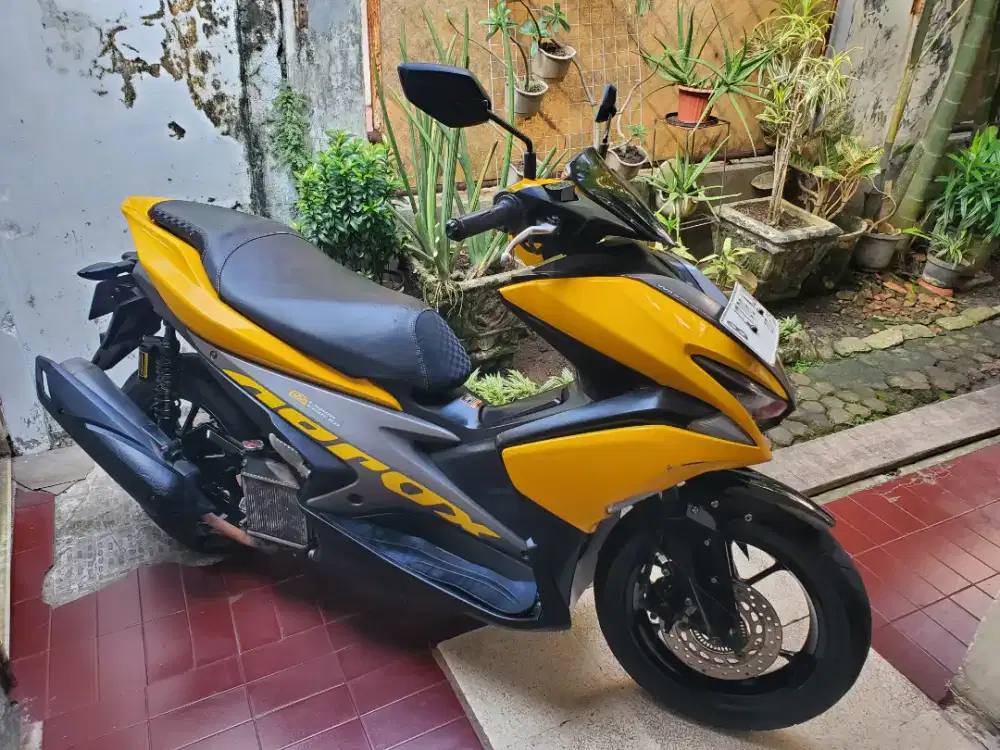 Yamaha Aerox 2018 Kuning full orisinil.