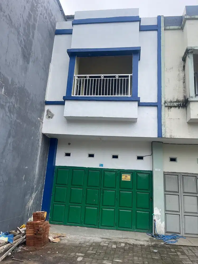 Di Kontrakan Ruko 2 lantai