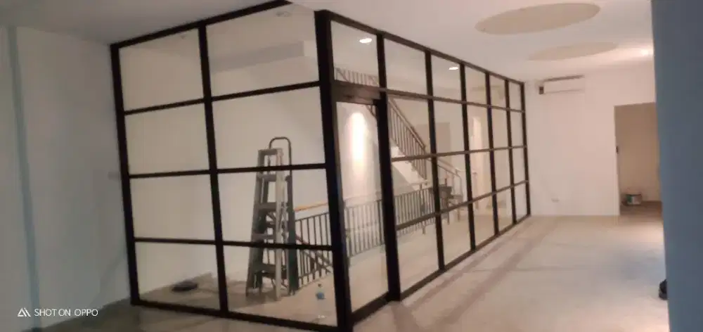 Partisi Aluminium Kaca