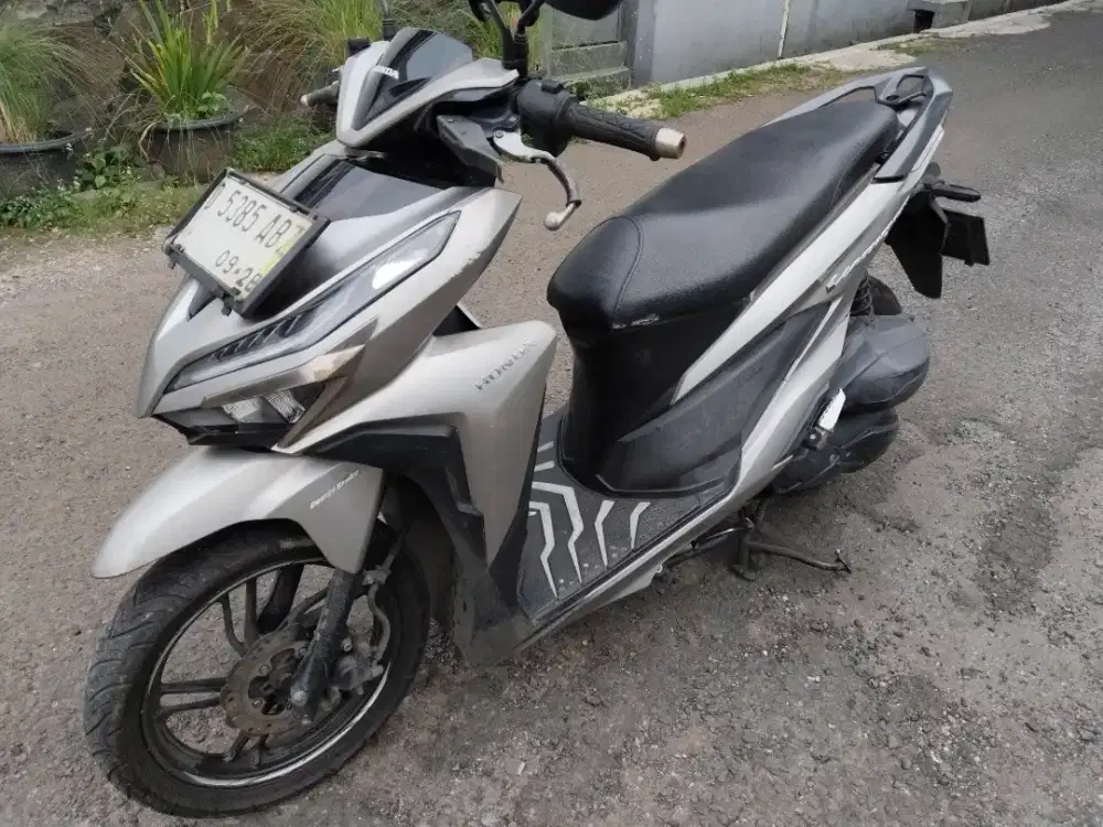 New Vario 150 LED 2018 Keyless Warna Silver