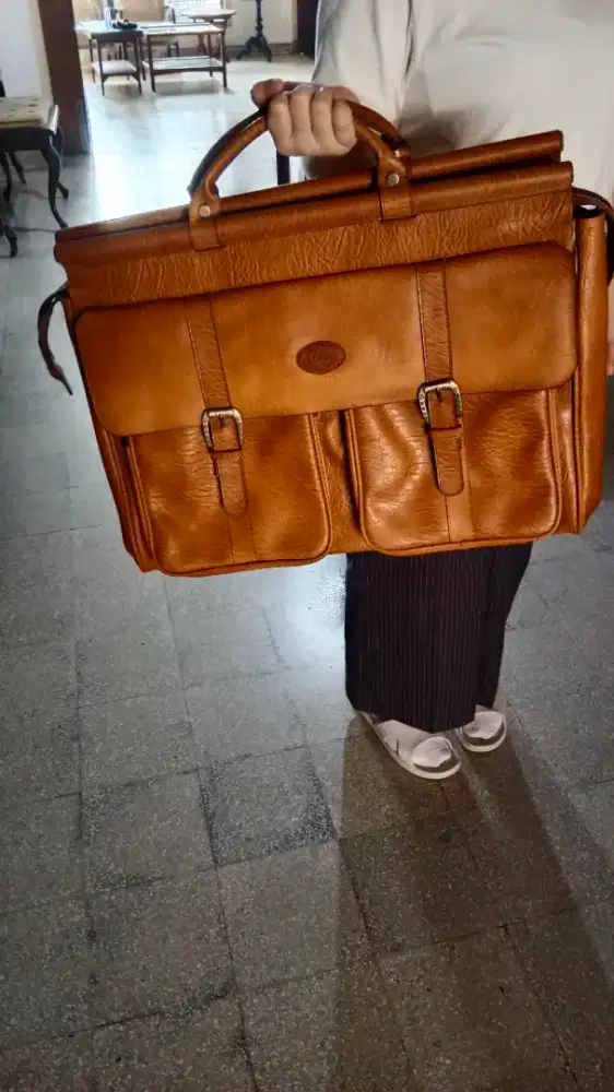 Jual tas laptop. Tas kantor. Kulit sapi asli