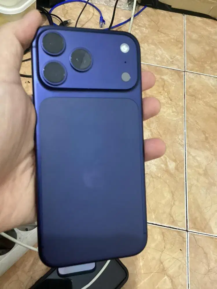 Iphone 17 pro max 256 gb ibox garansi on 2027