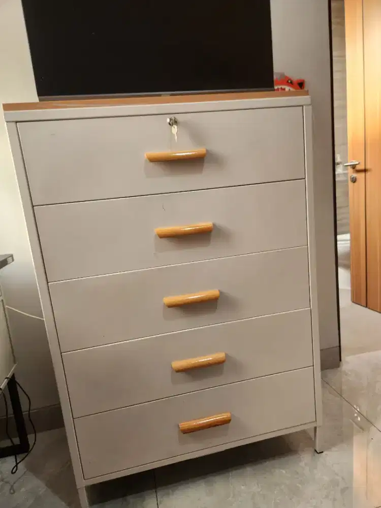 Lemari baju 5 drawer bekas oke banget