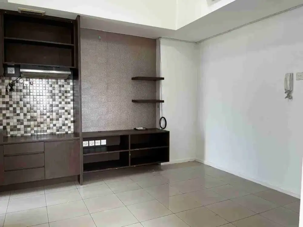 Di Sewakan apartemen green lake sunter tower 2 ukuran 2BR Semi furnish ukuran 42m hoek