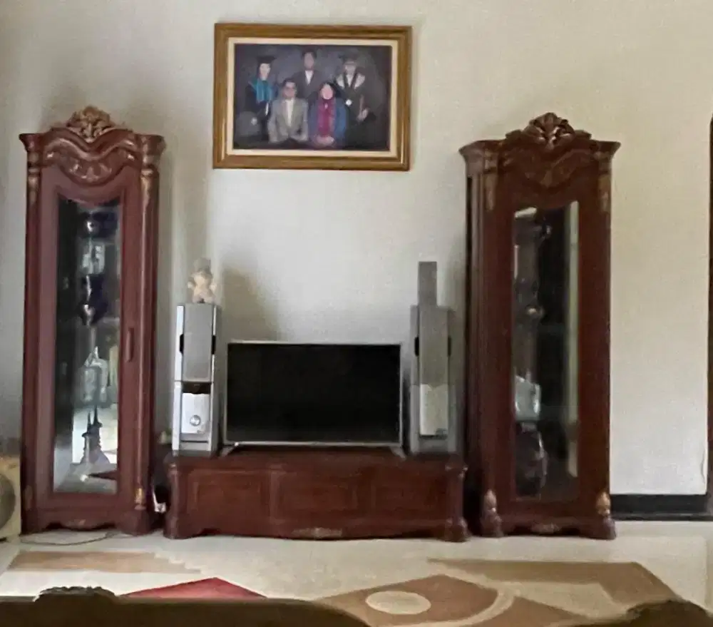 Lemari hias 1 set