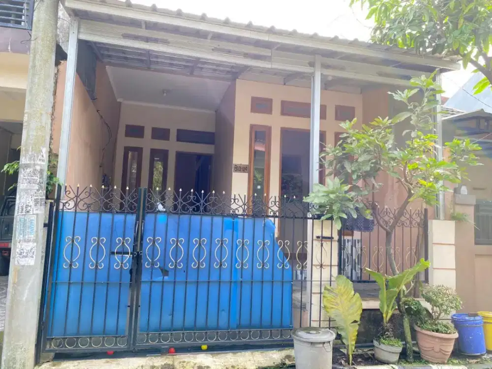 (Overkontrak)  dikontrakan Rumah Griya Cempaka Arum samping GBLA