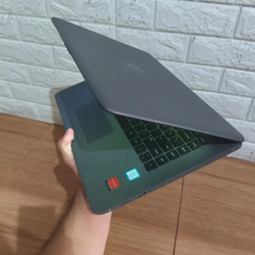 Laptop HP Core i5 Ram 8 /128 dobel GPU
