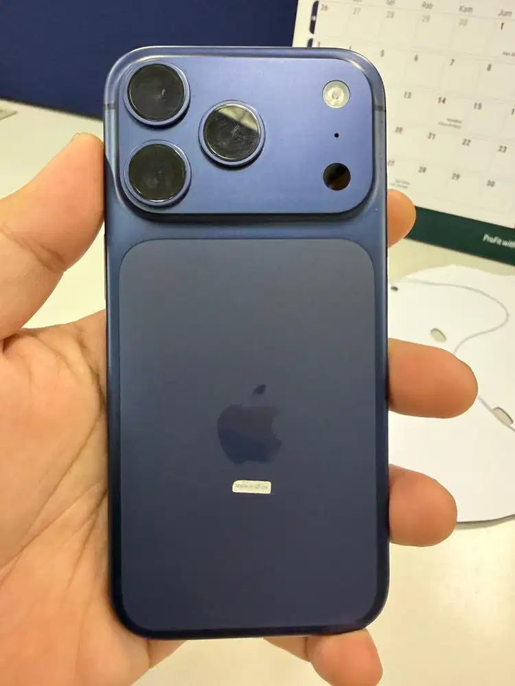 Iphone 17 pro deep blue biru 256 ibox
