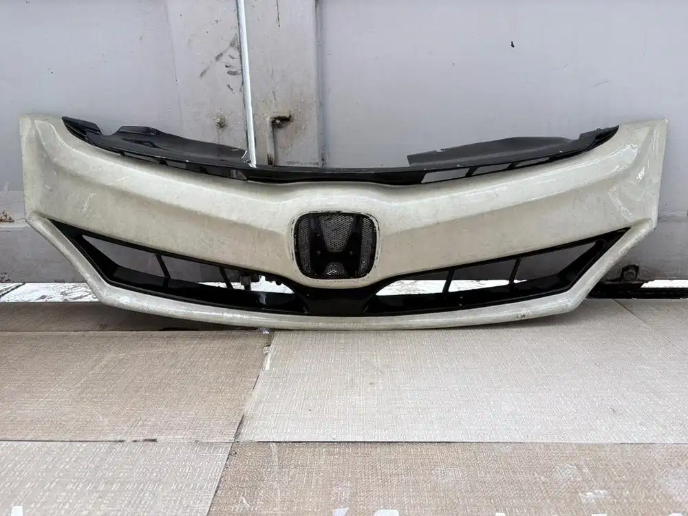 Grill depan honda freed