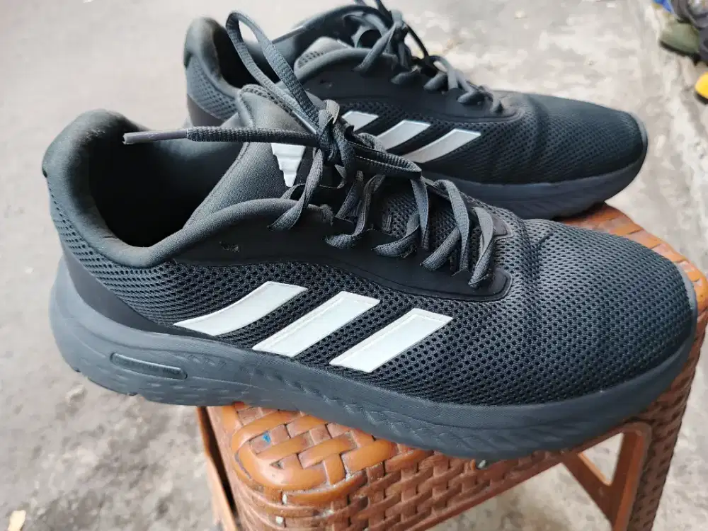 Jual sepatu Adidas original size 44 bisa kirim bayar cod