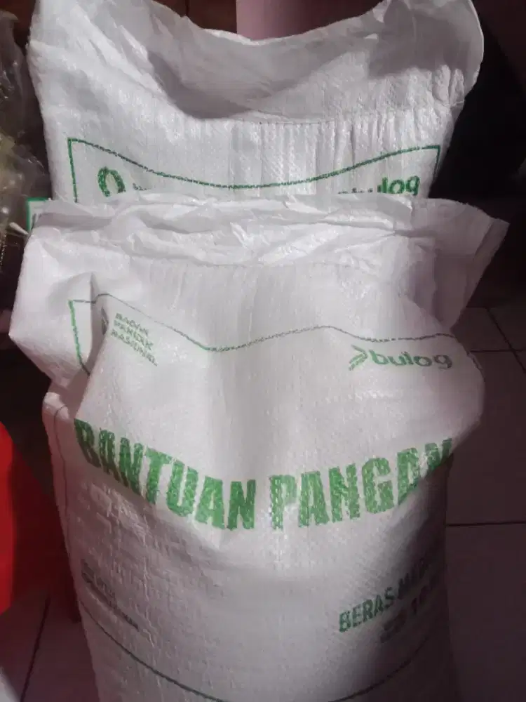 Beras 10kg ada dua karung