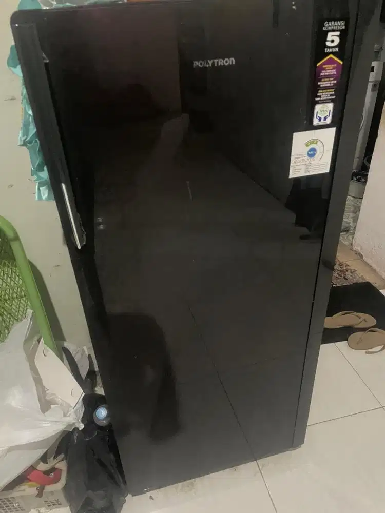Dijual kulkas 1 pintu masih oke!