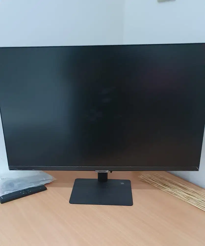 Samsung 27 Smart Monitor Full HD Hybrid Smart TV