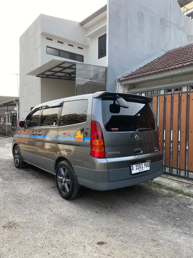 Nissan Serena CT Matic tahun 2009