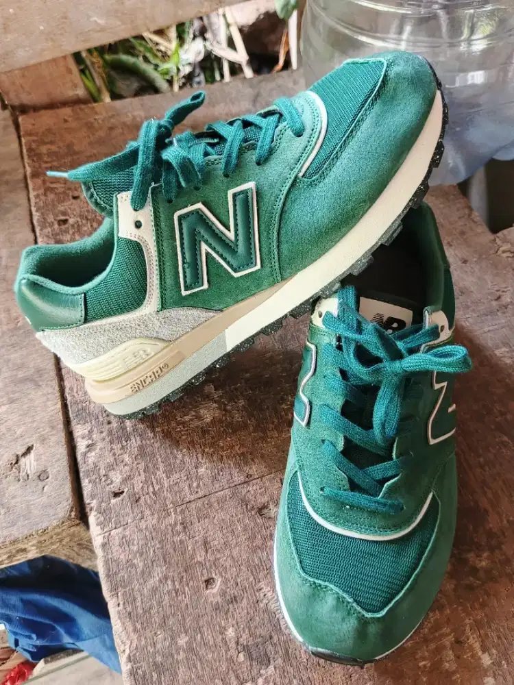 Jual sepatu nb 574 original size 45 bisa kirim bayar cod