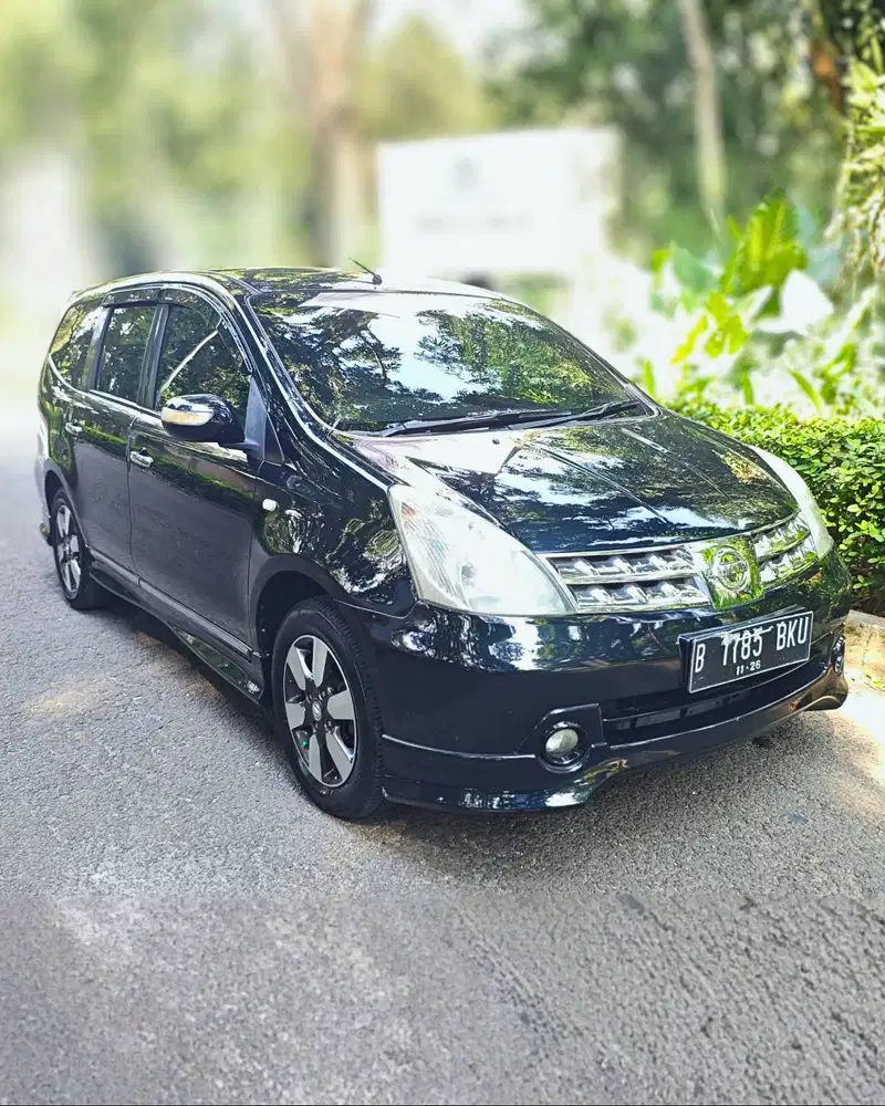 Nissan Grand Livina XV 1.5 MT 2010