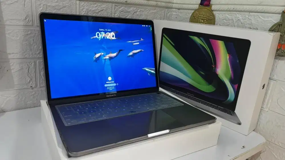 Macbook Pro M1 komplit gress