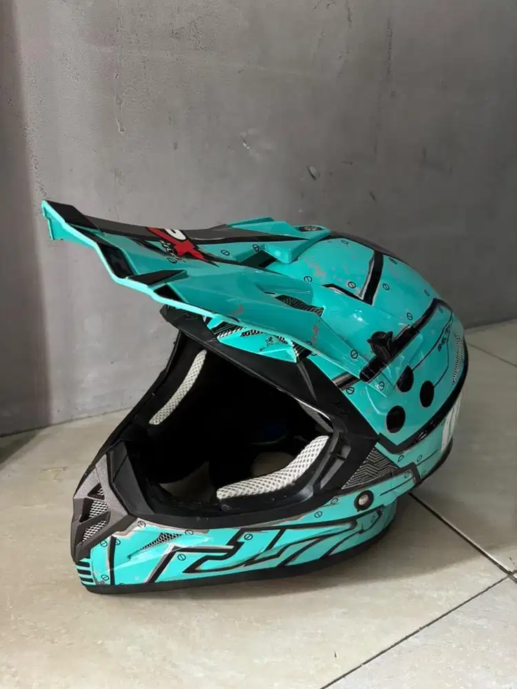 helm jpx cross second