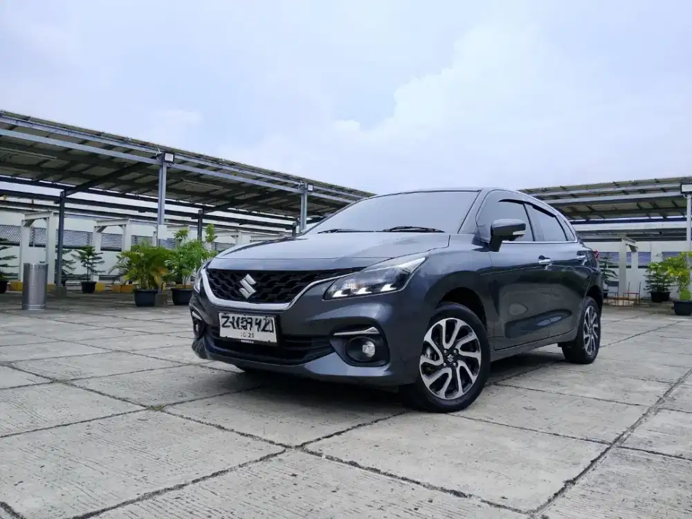 Baleno hatchback 2024 Matic Kilometer antik Abi abu 2025  bagus