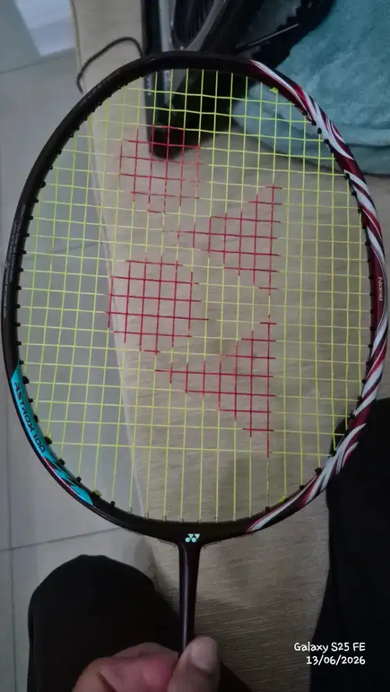 Raket High end Yonex Astrox 100ZZ kurenai Japan, Original