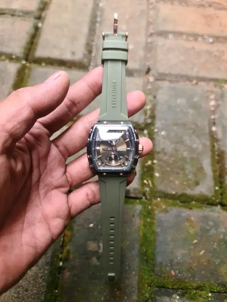 Expedition E6814M