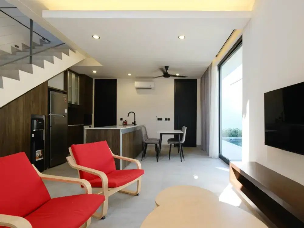 Freehold Villa Modern Tropis dengan Desain Japandi yang Timeless di Kawasan Premium Kerobokan