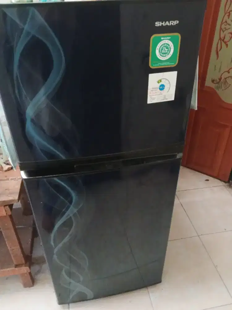 Dijual kulkas sharp