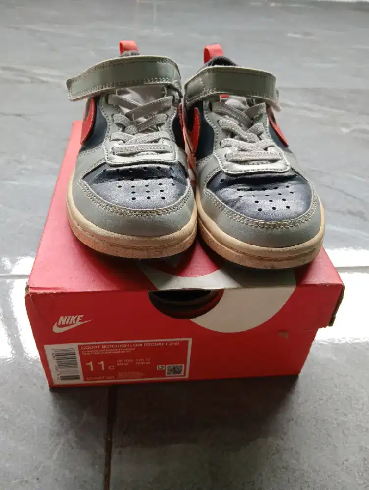 Sepatu Nike court borough low