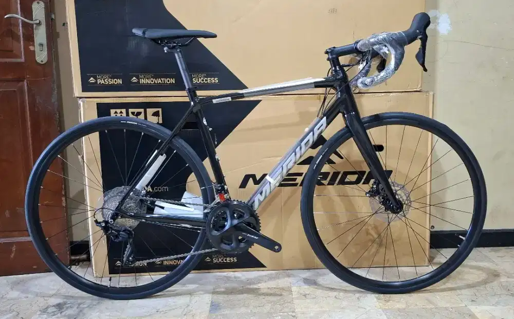 Sepeda roadbike Merida Scultura 400