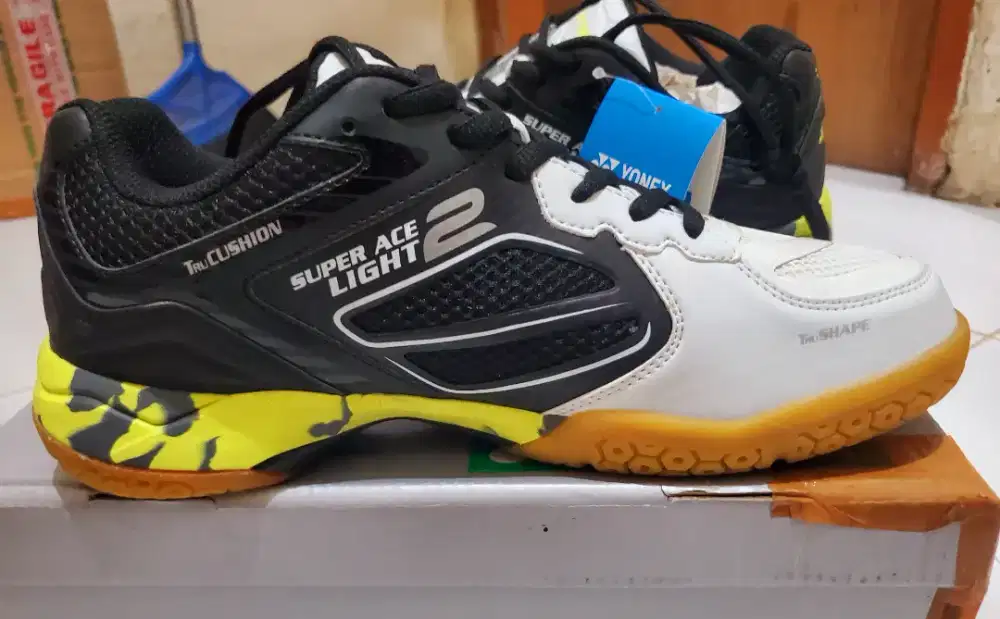 Sepatu badminton Yonex SAL-2 Ori Black-white-yellow