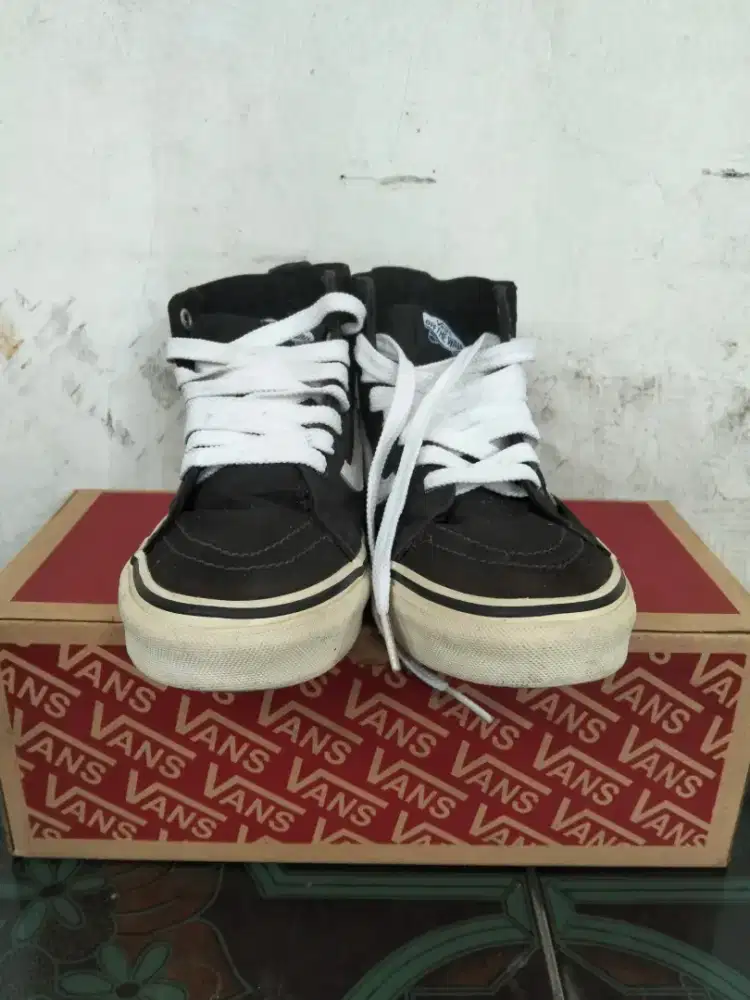 Sepatu Vans worlds #1