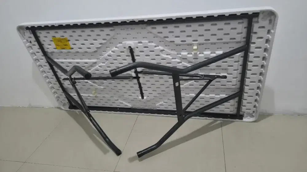 MEJA LIPAT KRISBOW 183 PUTIH