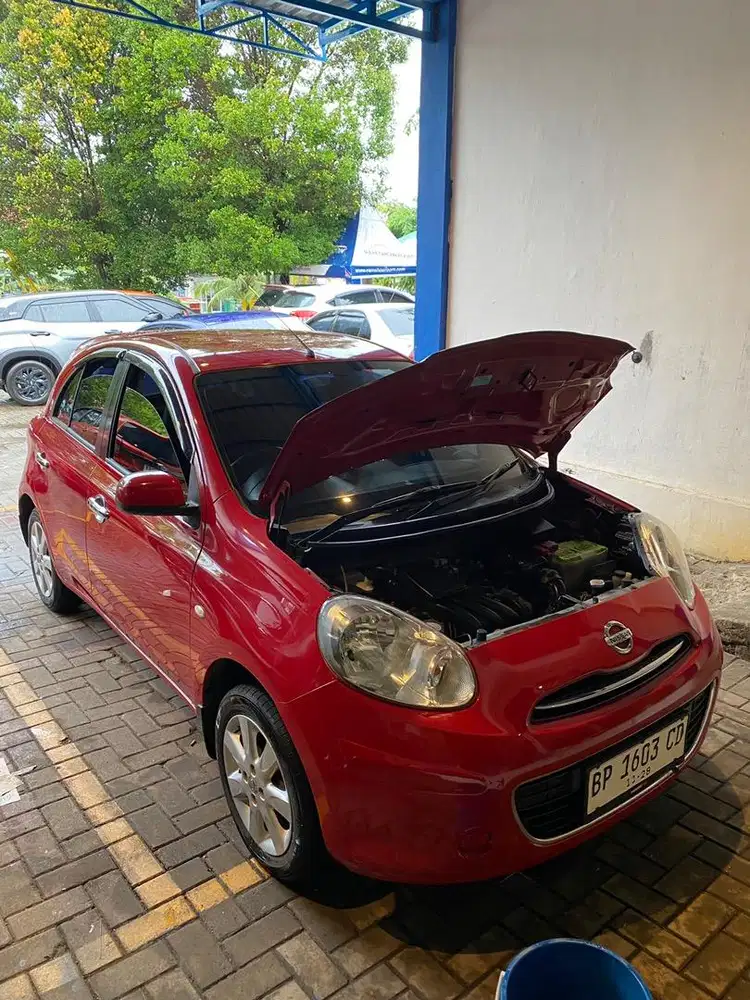 Nissan march metik 2013