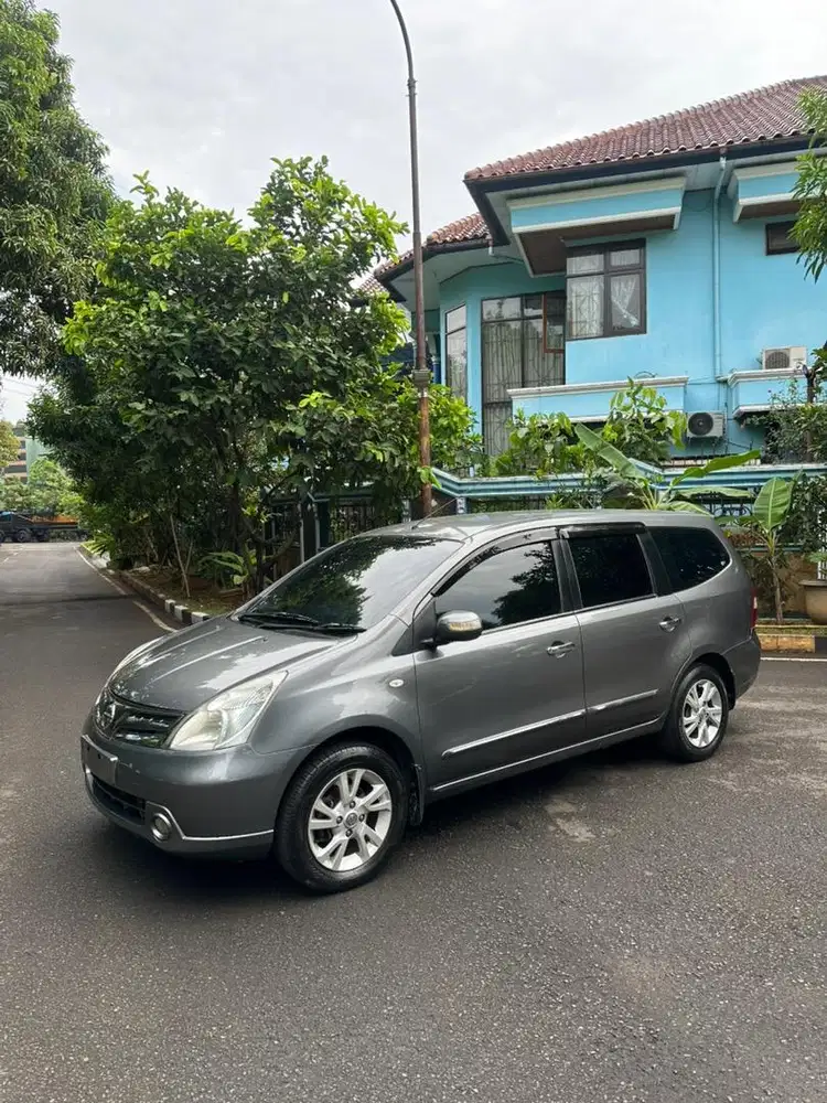 Nissan Grand livina 2011 Bensin