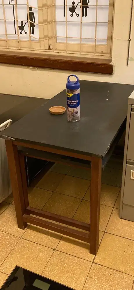 Meja display untuk berbagai keperluan