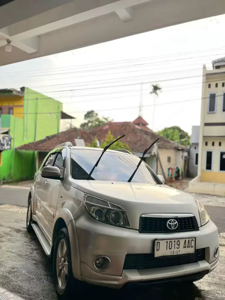Toyota rush 2012 bkn innova avanza ertiga
