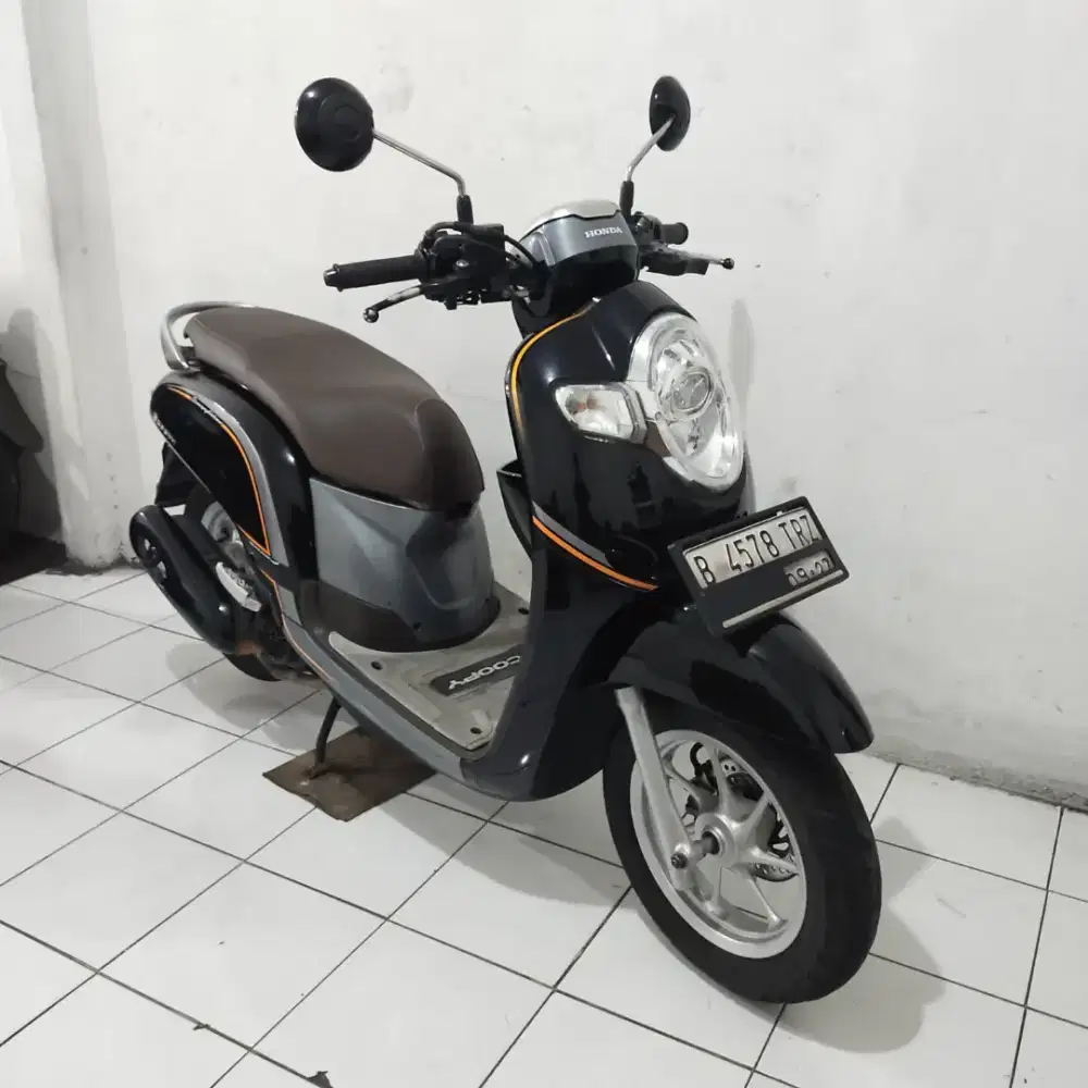 Honda Scoopy Donat Stylish 2017 Lengkap Bagus