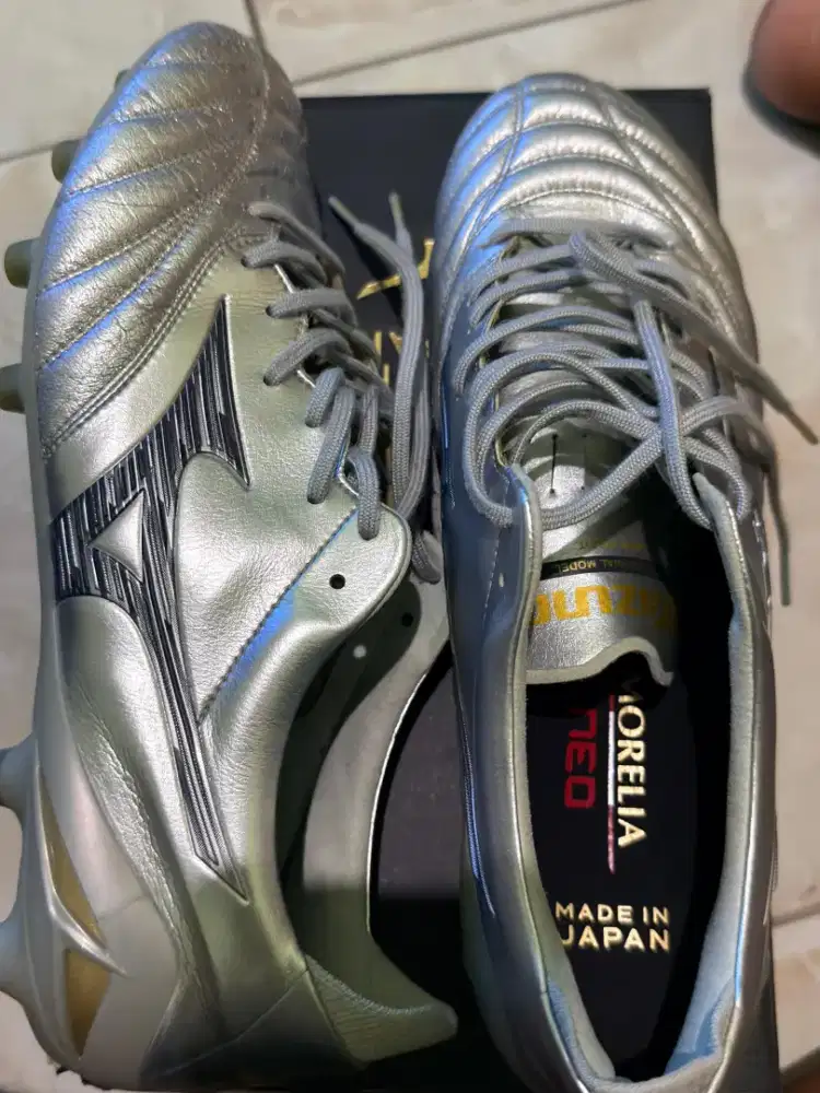 Sepatu bola mizuno morelia neo MIJ