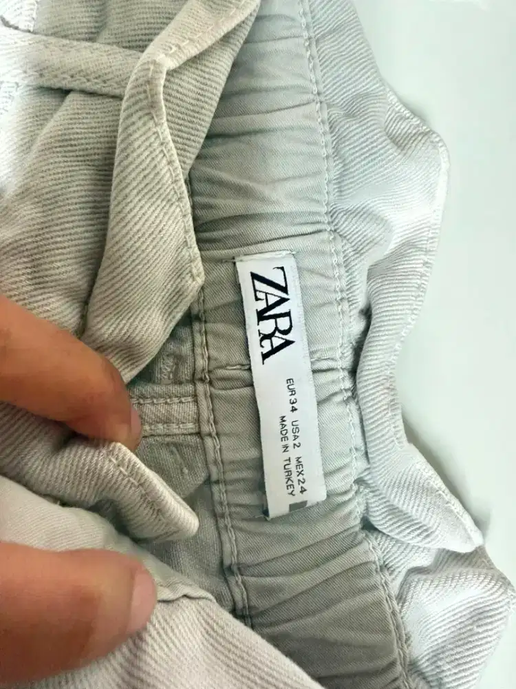 Zara - PreLoved- Celana Pendek Jeans