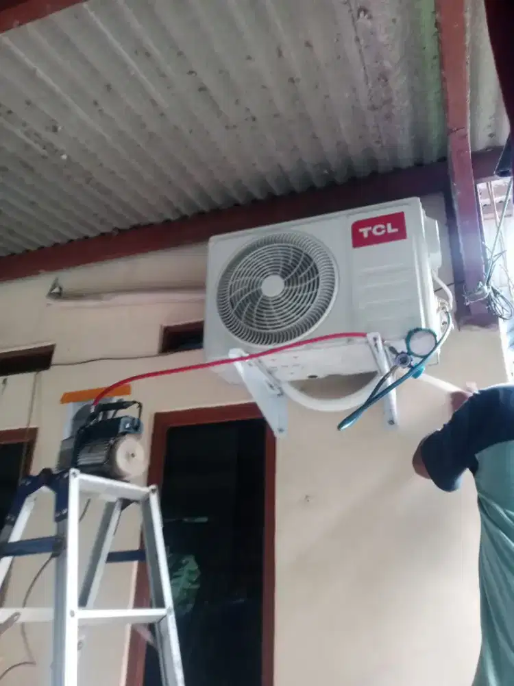 SERVICE AC,CUCI AC, BONGKAR PASANG AC DLL