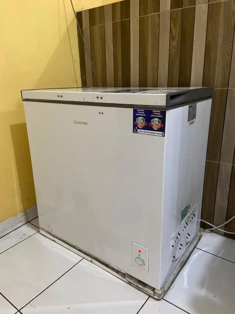 Chest Freezer Dual Fungsi Beku & Dingin