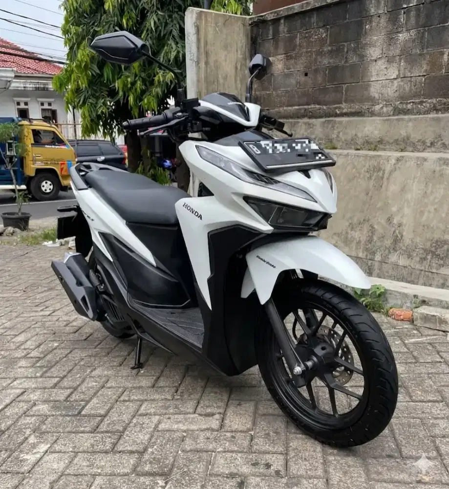 CASH & CREDIT HONDA VARIO 125 CBS ISS DP CUMA 1 JUTA