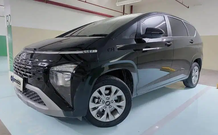 DP MURAH Hyundai Stargazer 1.5 Trend Bensin-AT 2022 Hitam CPZAB